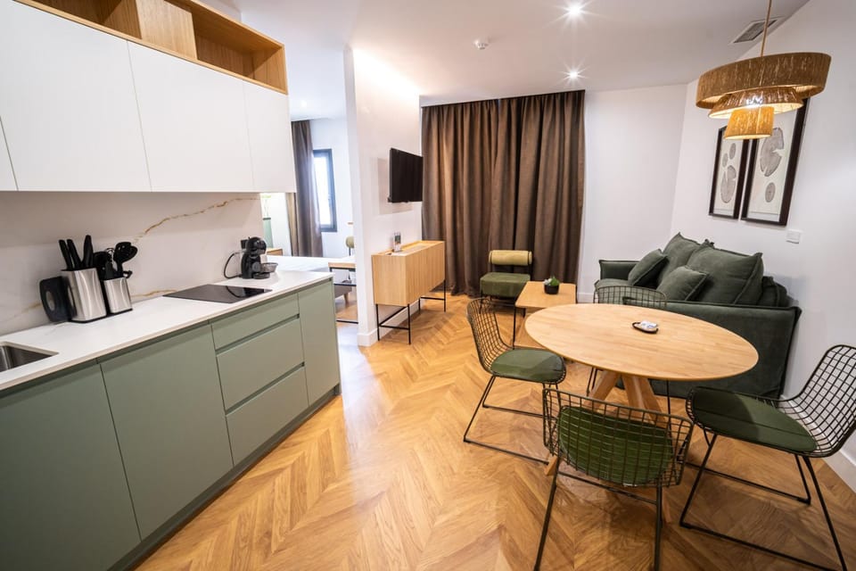 Kitchen or kitchenette, Living room
