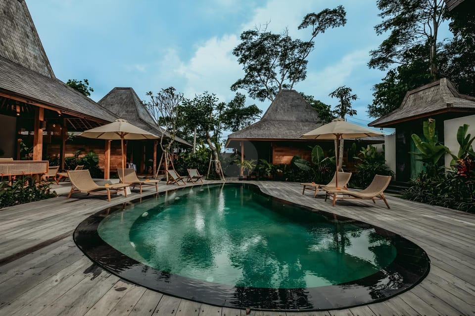 Patio, Day, Natural landscape, Garden, Balcony/Terrace, Garden view, Pool view, Swimming pool, Swimming pool, sunbed