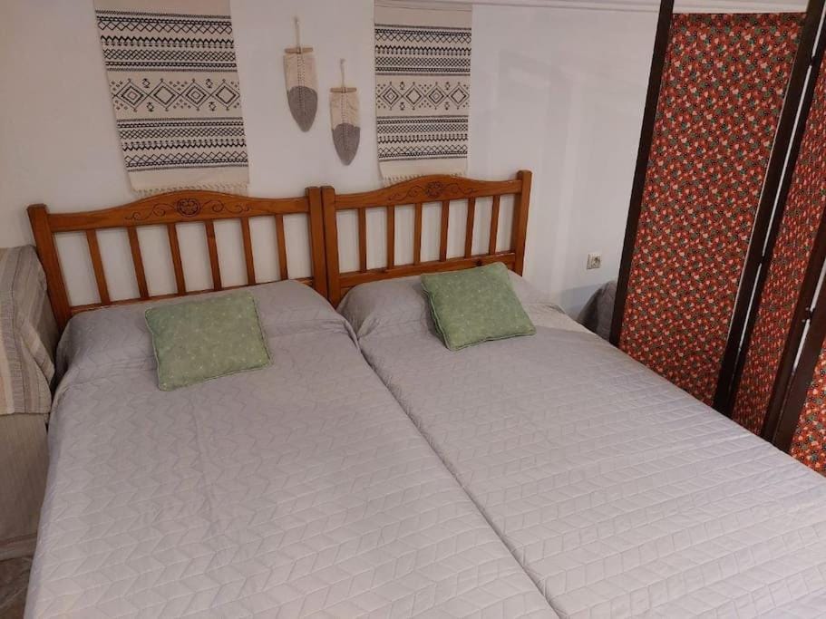 La Buhardilla. Aparcamiento exterior privado Apartment in Teruel