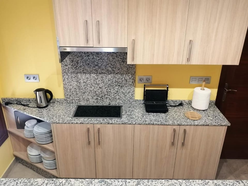 Coffee/tea facilities, Internal: Not applicable to any particular room