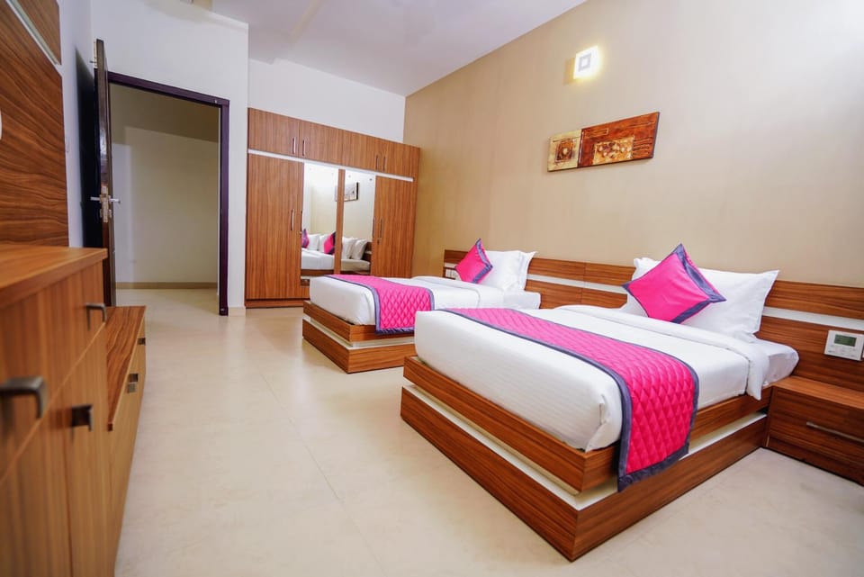 Bed, Photo of the whole room, Bedroom, wardrobe