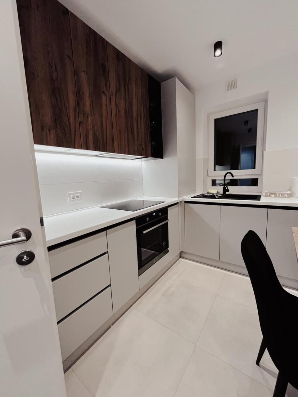 Kitchen or kitchenette, Dining area, pet friendly, stove