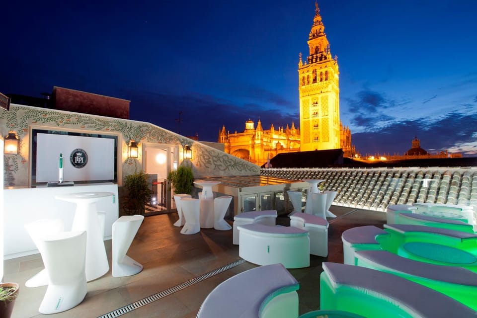 Facade/entrance, Night, Balcony/Terrace, Lounge or bar