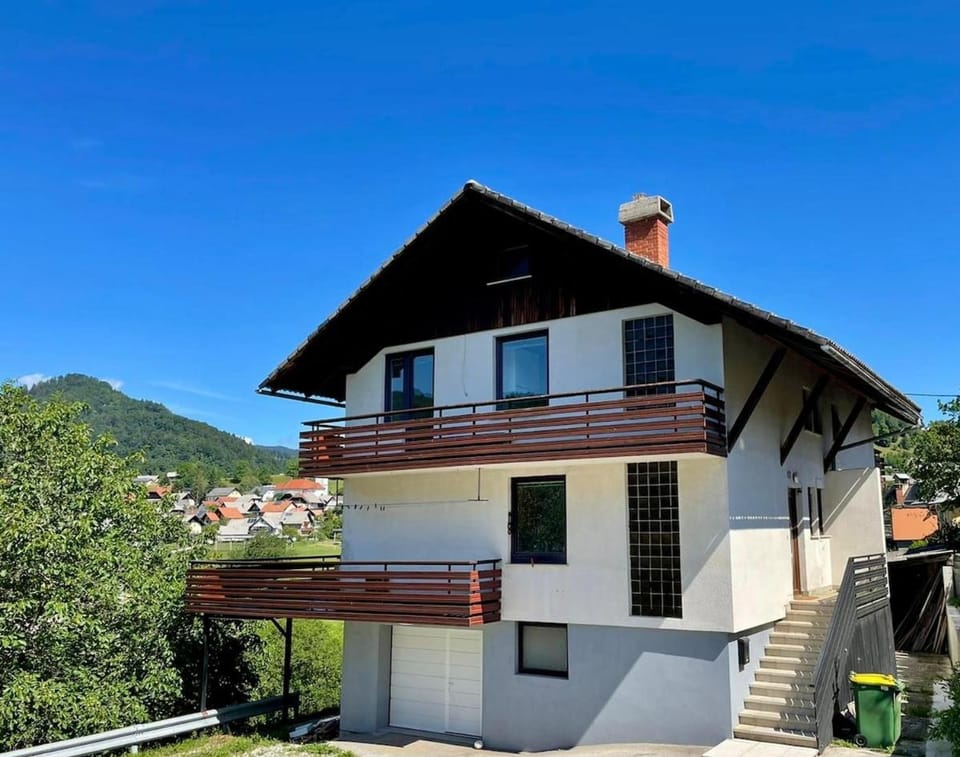 Property building, Parking, pet friendly