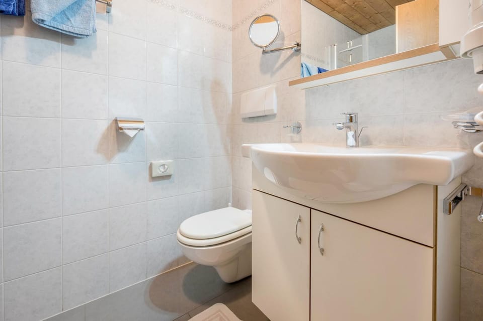 Bathroom, Living room