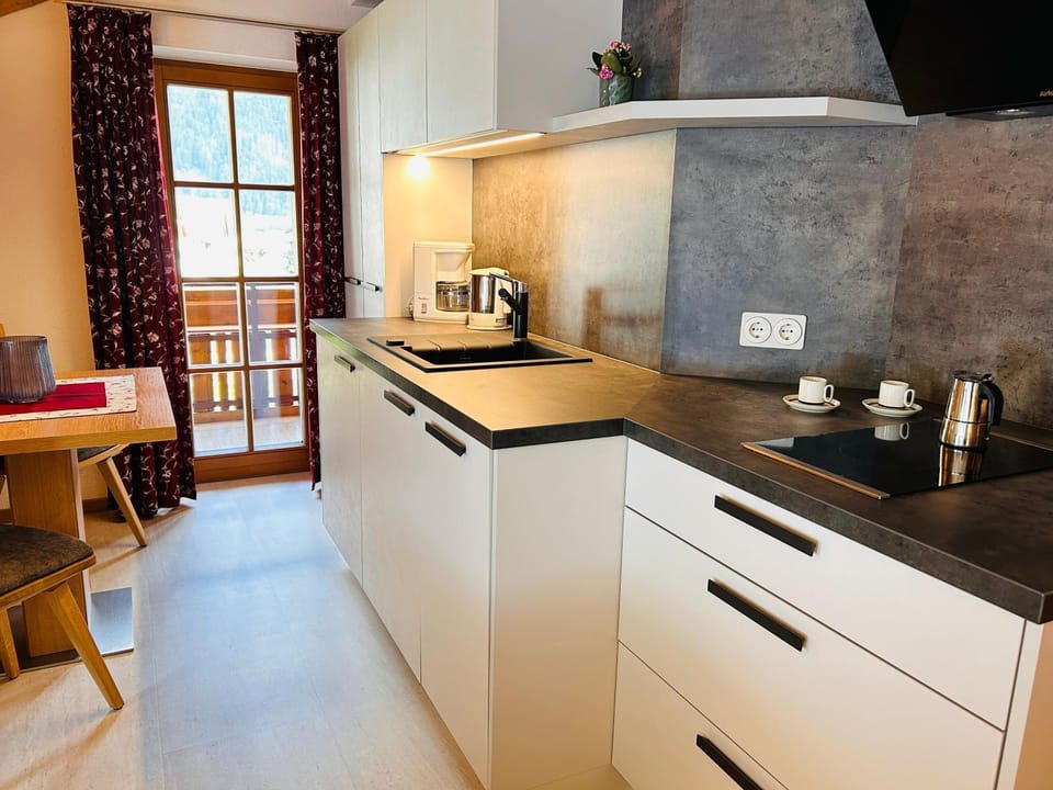 Property building, Kitchen or kitchenette, Living room