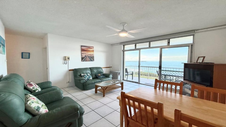 Craigmore On The Beach Unit 8 - Lifestyle Yamba House in Yamba