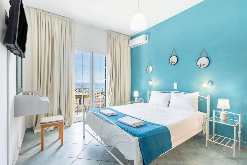 Property building, Living room, Bedroom