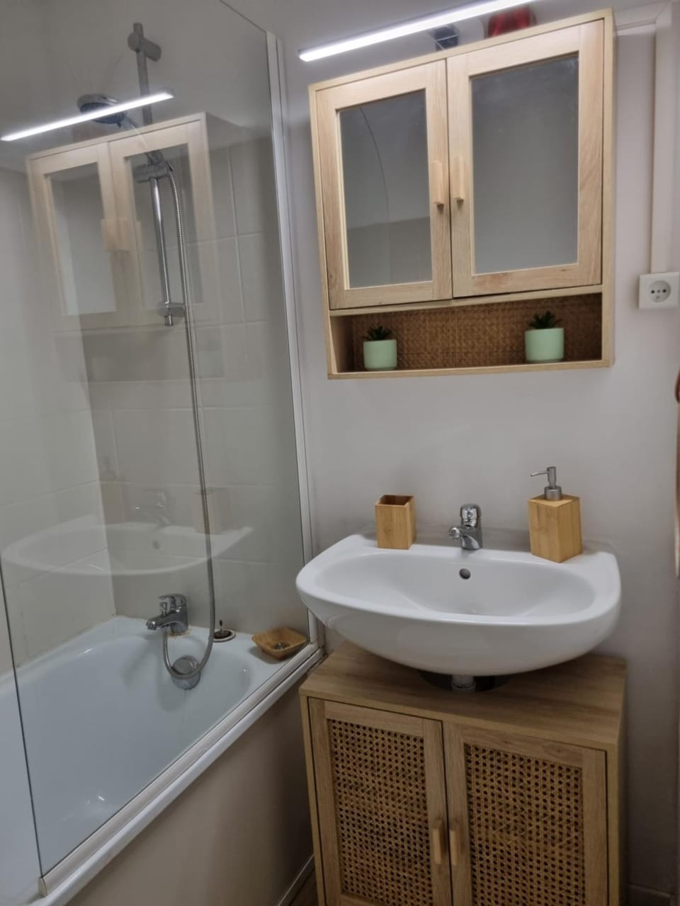 Bathroom, Bath