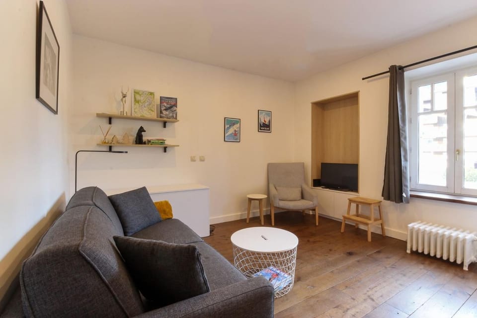 Communal lounge/ TV room, Living room