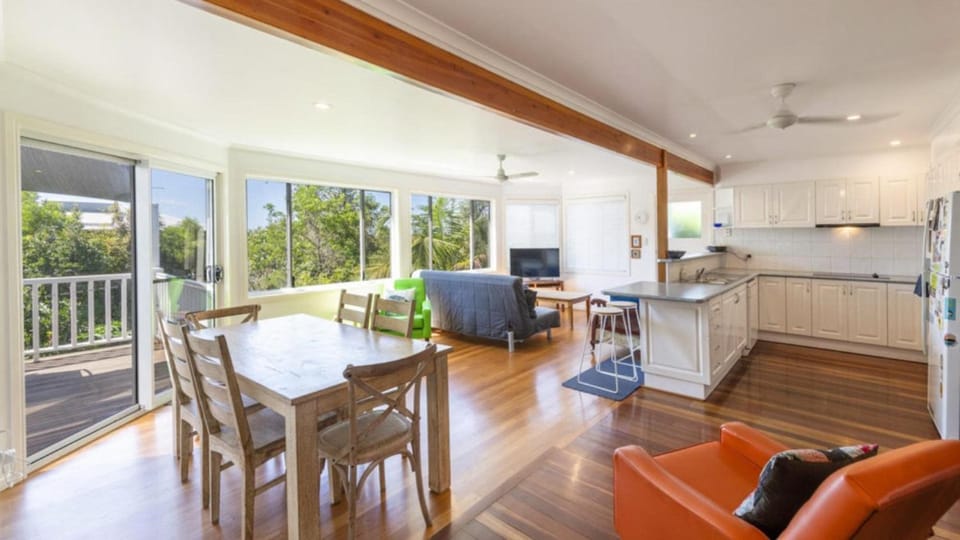 Tawny Roost - Lifestyle Yamba House in Yamba