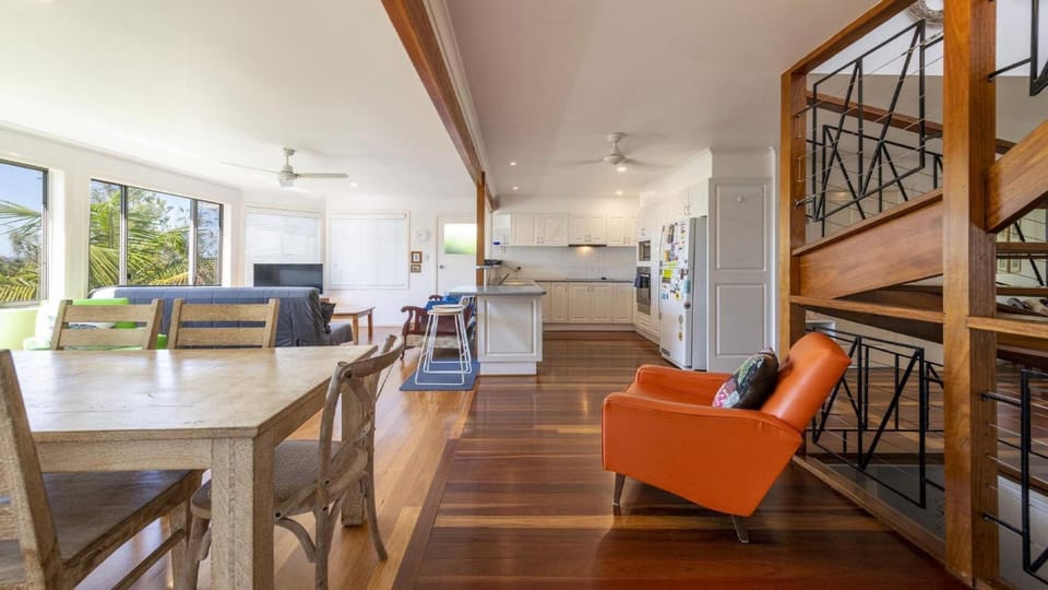 Tawny Roost - Lifestyle Yamba House in Yamba