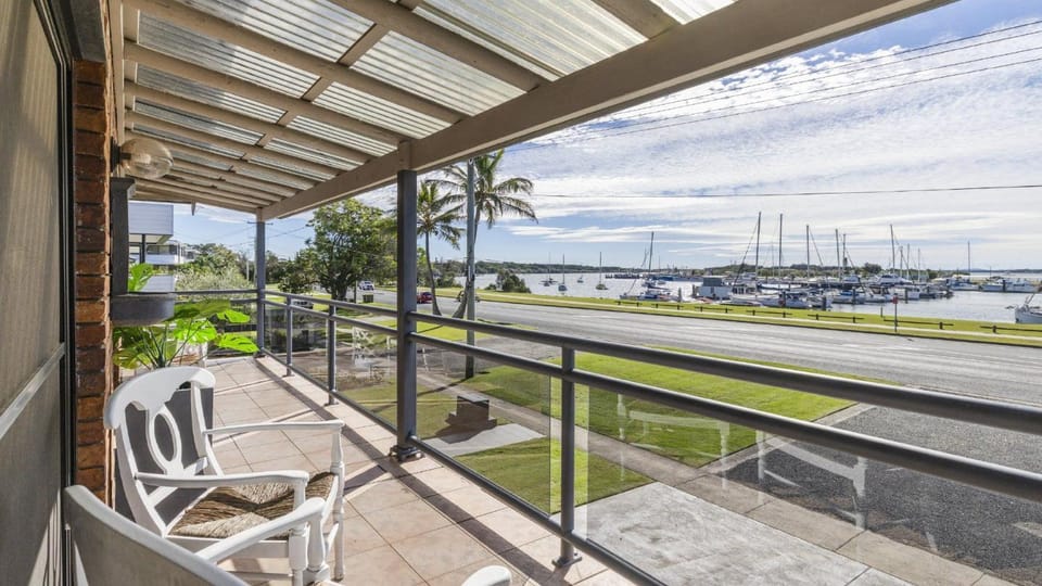 Marina Views - Lifestyle Yamba House in Yamba