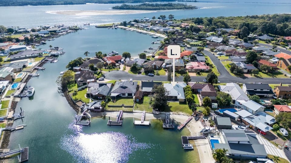 A Mariners Cove - Lifestyle Yamba House in Yamba