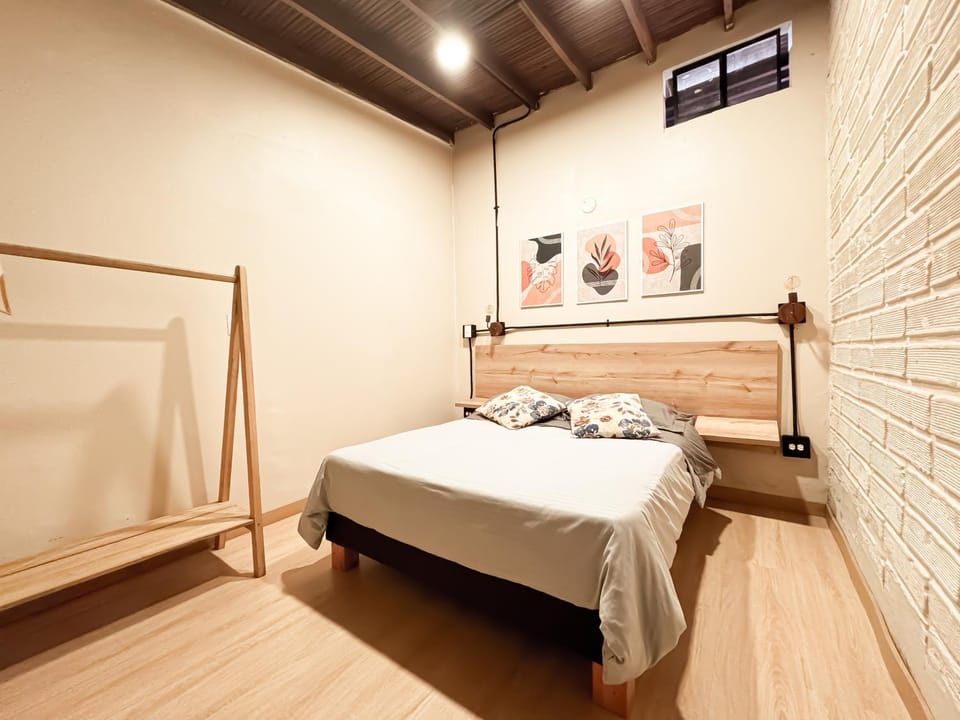 Alojamiento en Parques del Río, Medellín - NID104 By Roots Rentals Apartment in Medellin
