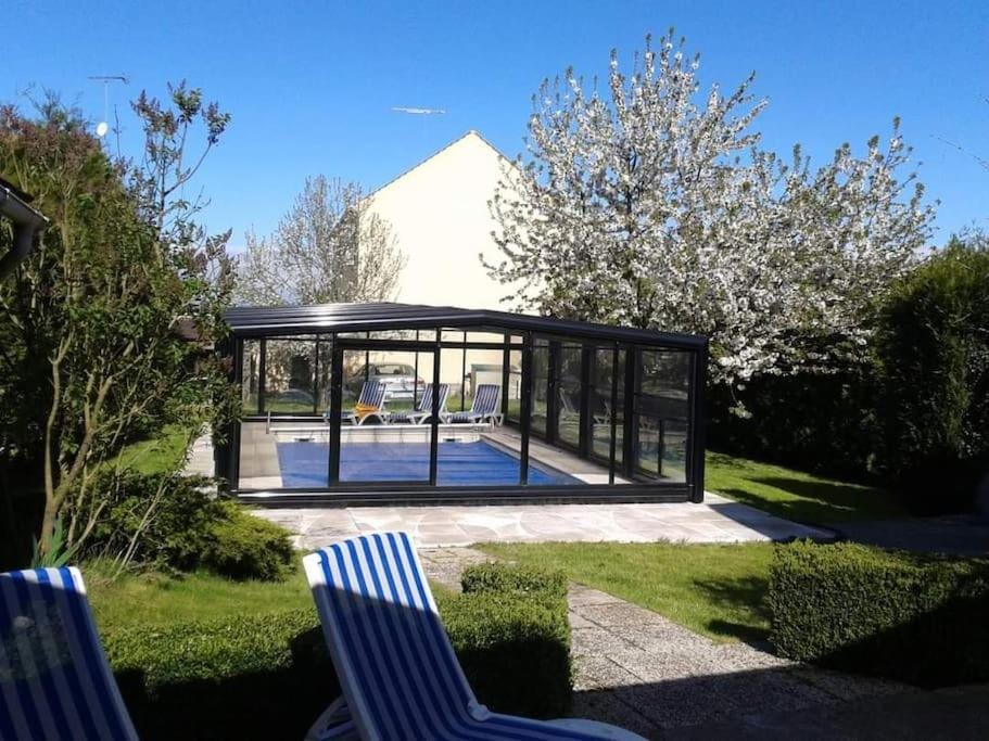 Patio, Garden, Garden view, Pool view, Swimming pool, sunbed