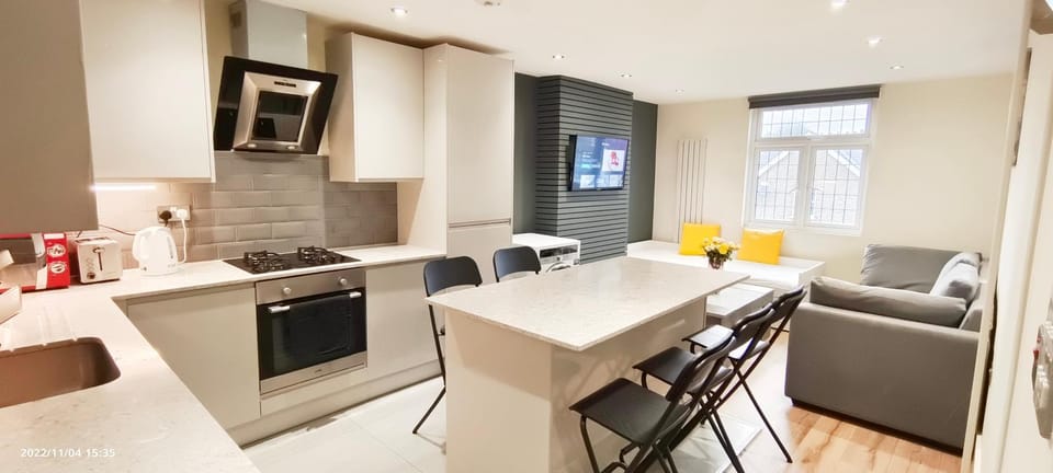 Kitchen or kitchenette, Living room, pet friendly