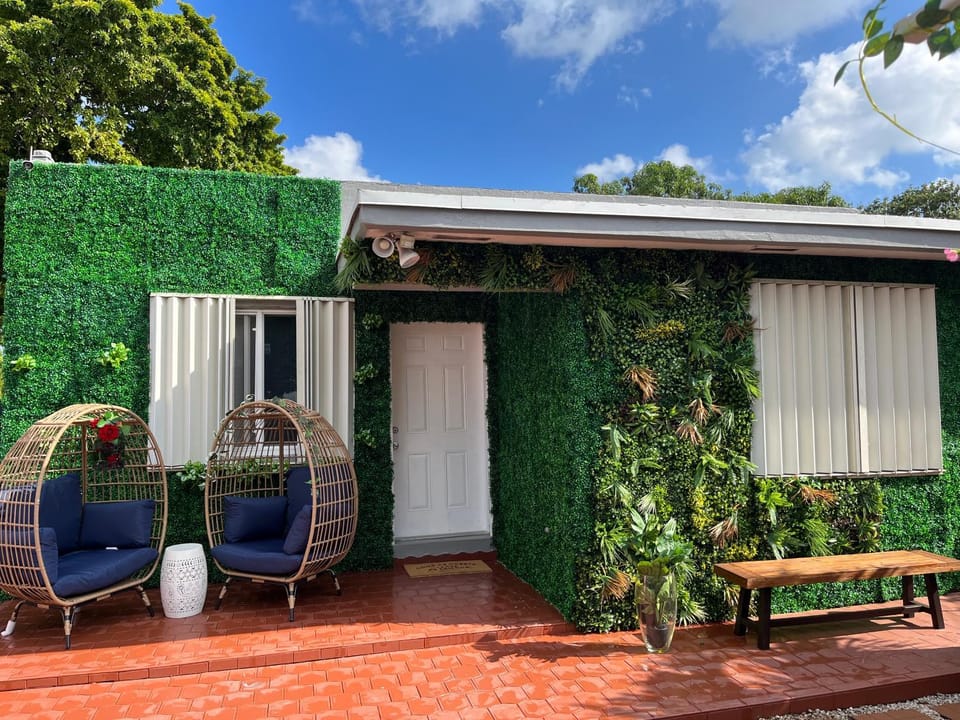 Garden, Seating area, Garden view