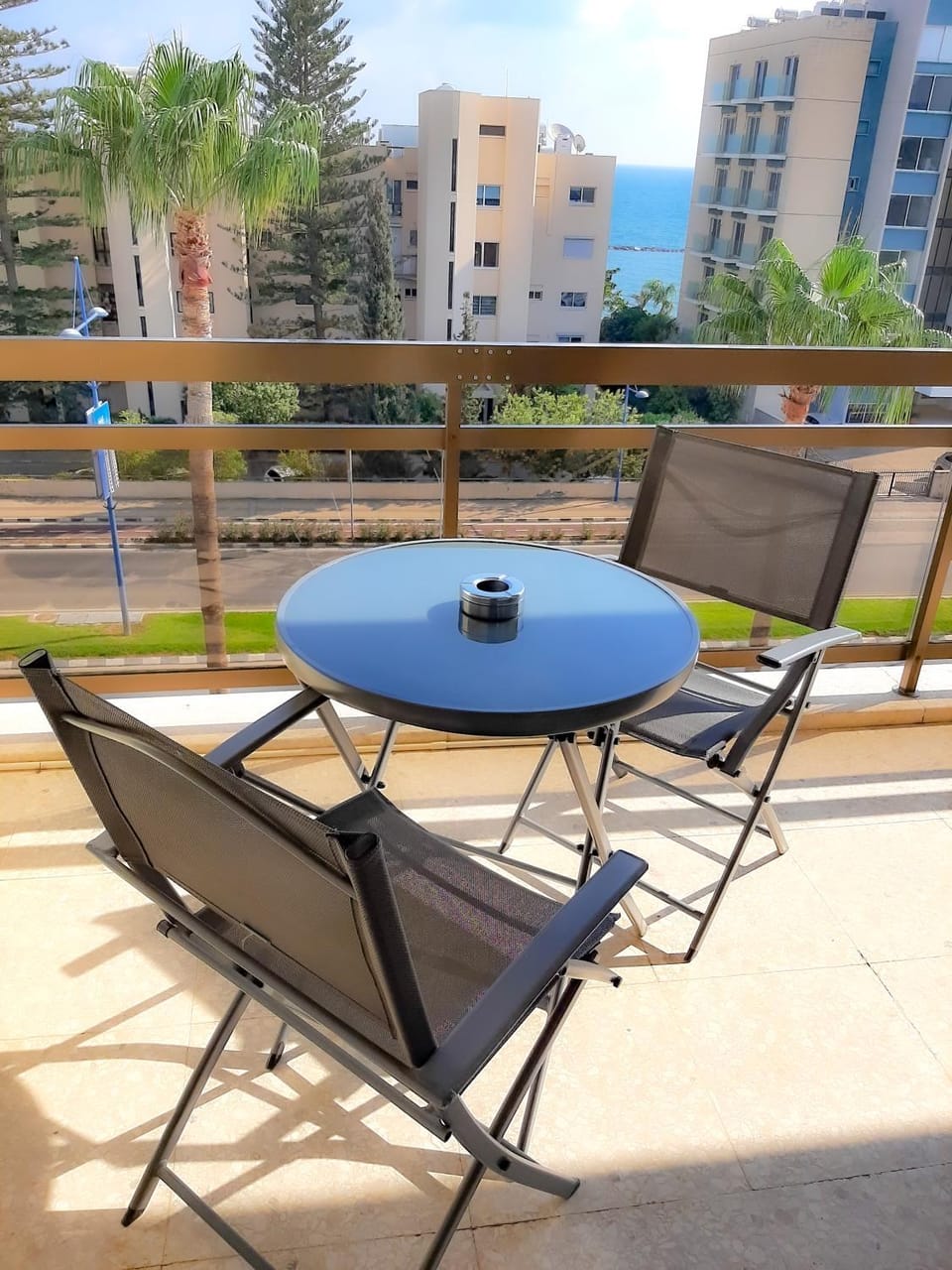 Property building, Patio, View (from property/room), Balcony/Terrace, Seating area, Dining area