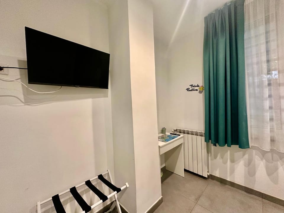 TV and multimedia, Photo of the whole room