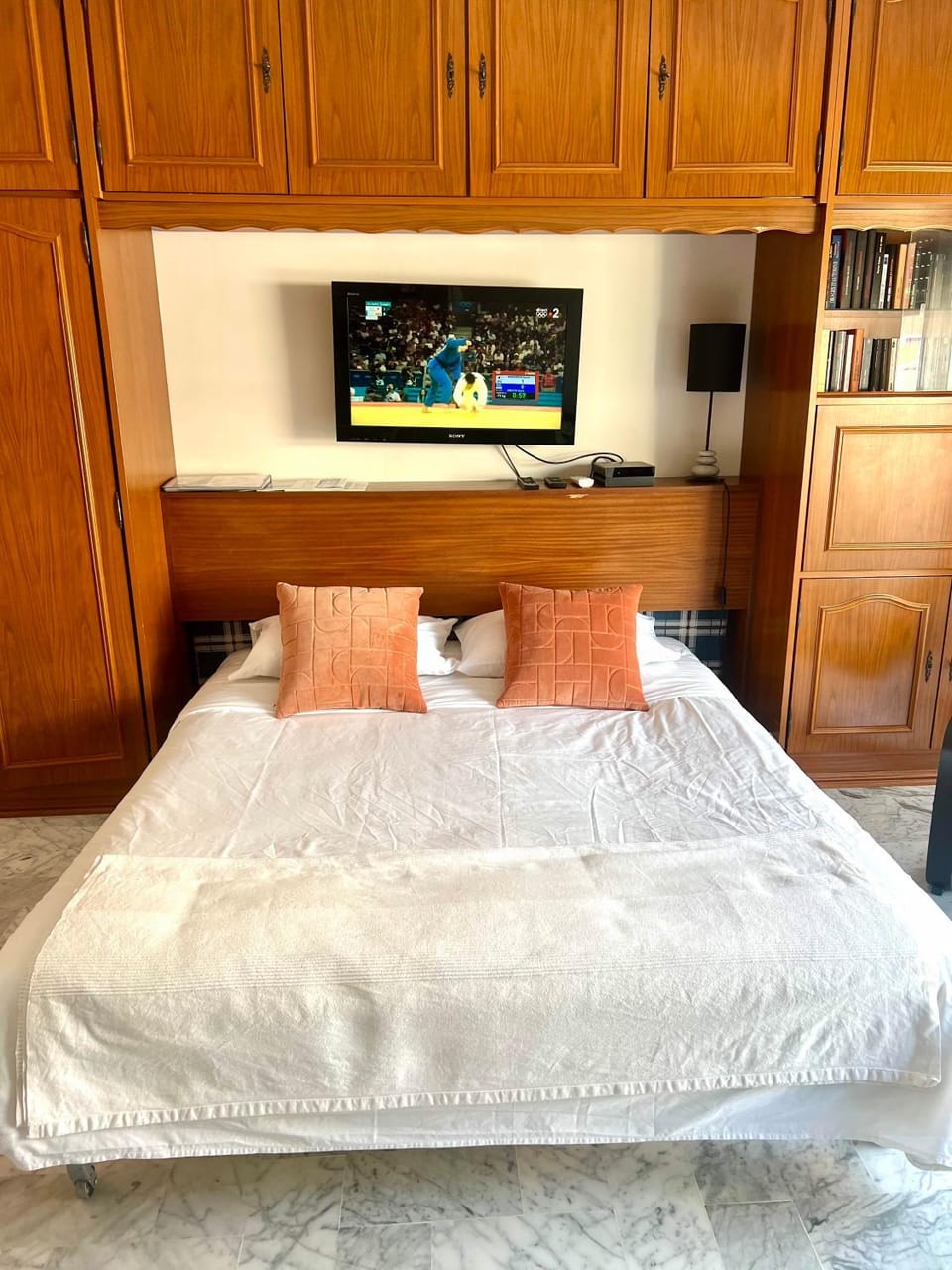 Bed, TV and multimedia, Bedroom, wardrobe