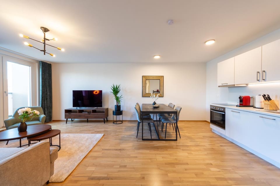 TV and multimedia, Kitchen or kitchenette, Living room, Dining area