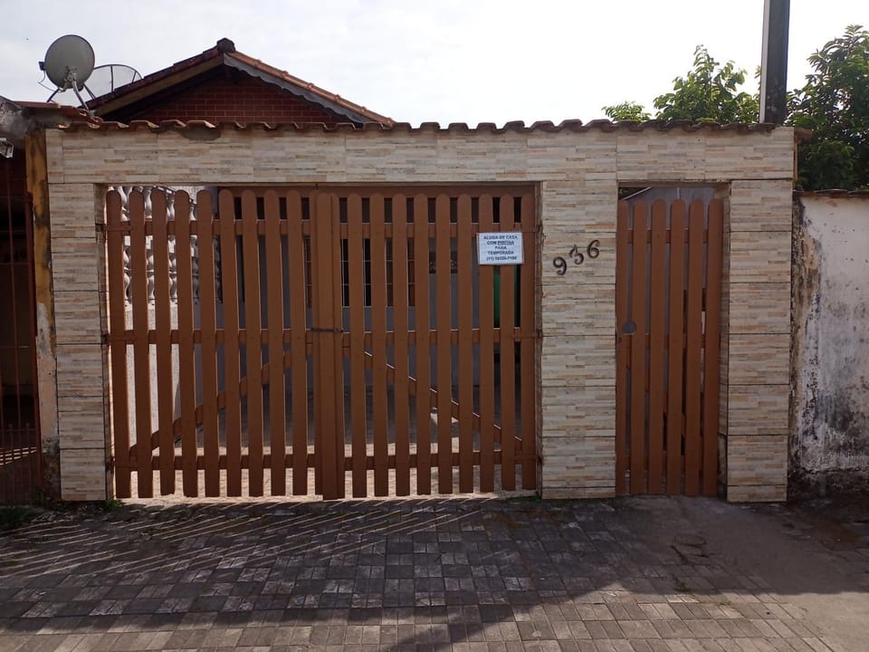 Casa com piscina em Mongaguá House in Itanhaém
