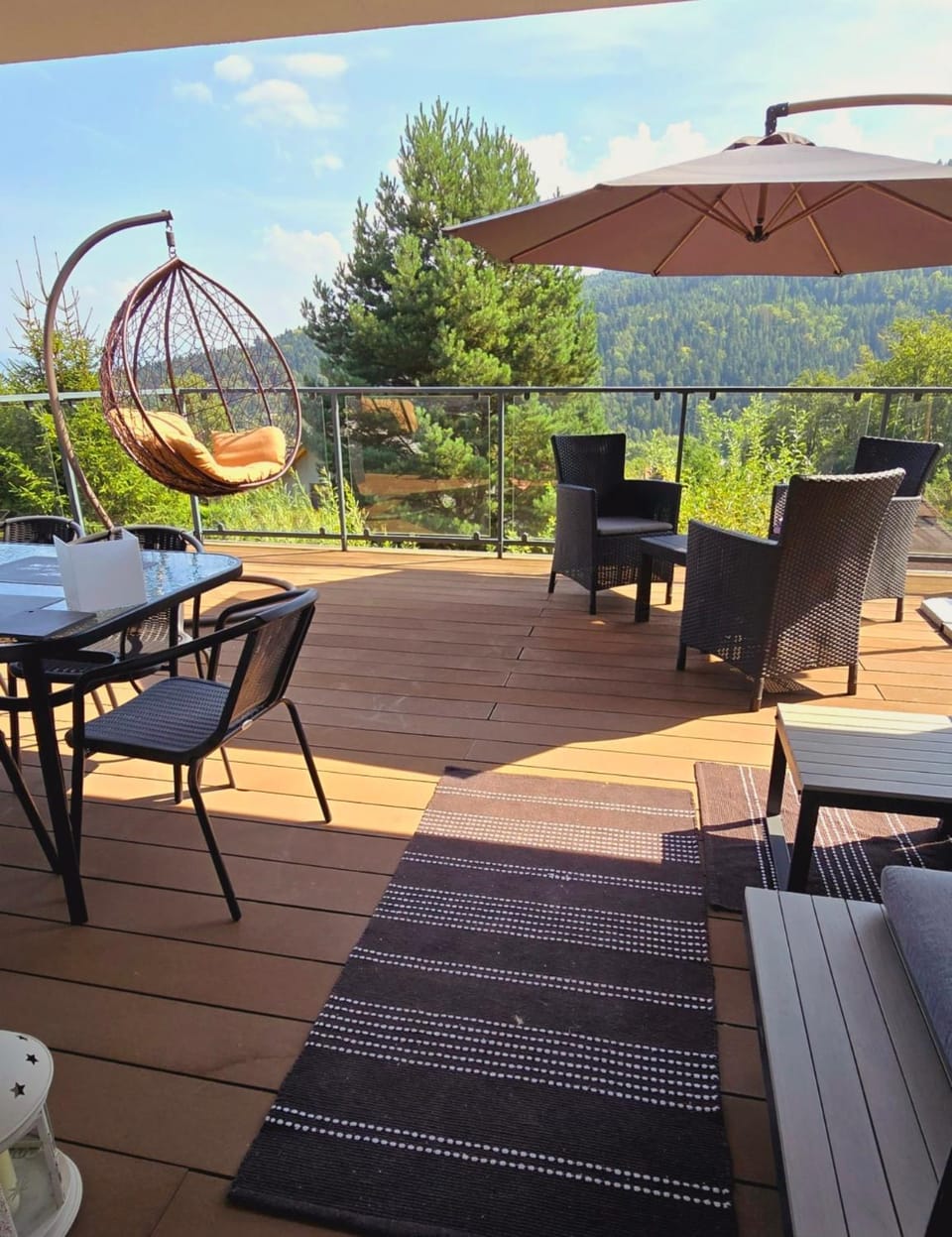 Natural landscape, Balcony/Terrace, Dining area, Lake view, Mountain view