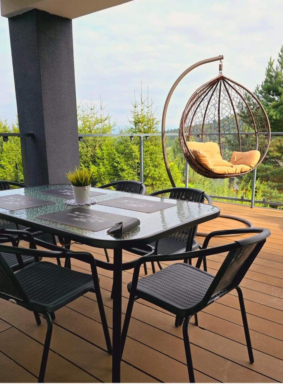 Natural landscape, Balcony/Terrace, Dining area, Lake view, Mountain view