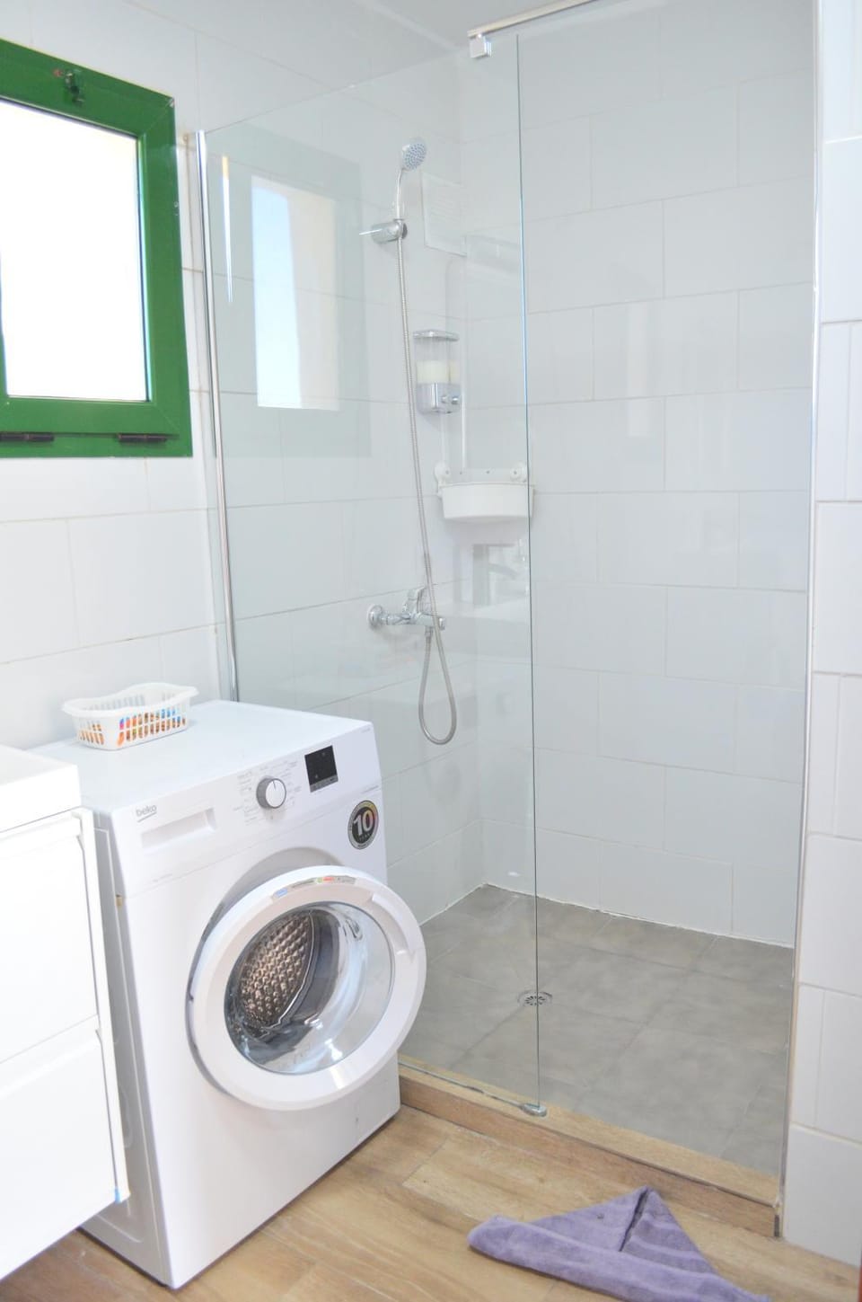 Shower, Bathroom, washing machine