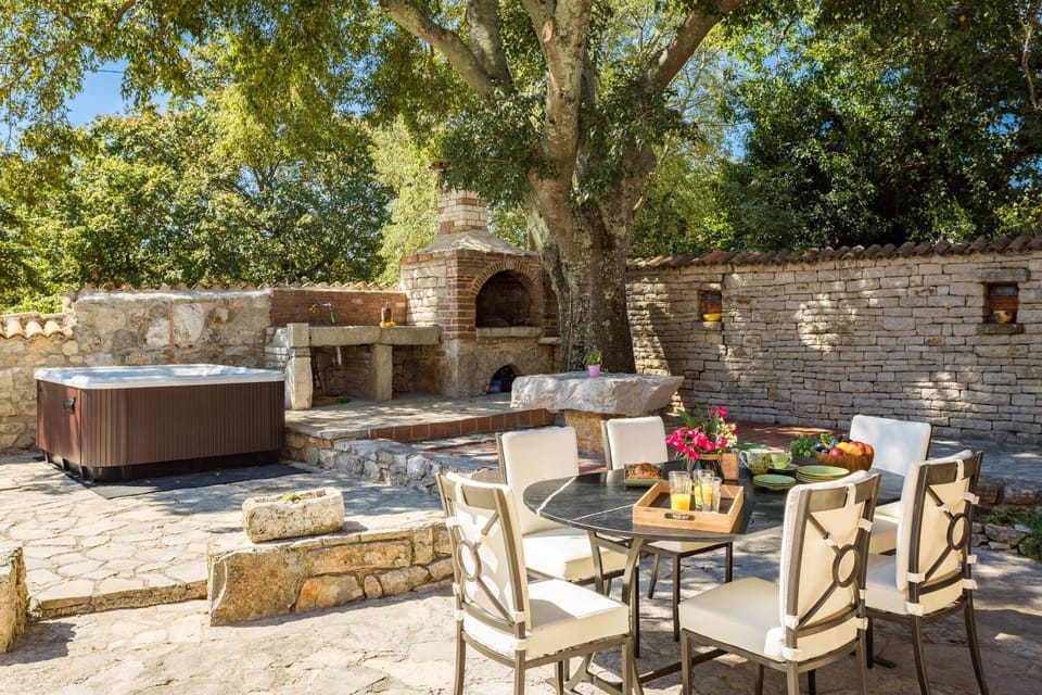 Patio, BBQ facilities, Garden, Dining area