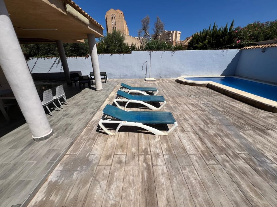 Swimming pool