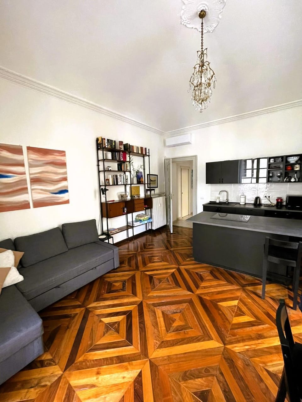 Living room, Seating area, pet friendly, kitchen, air conditioner