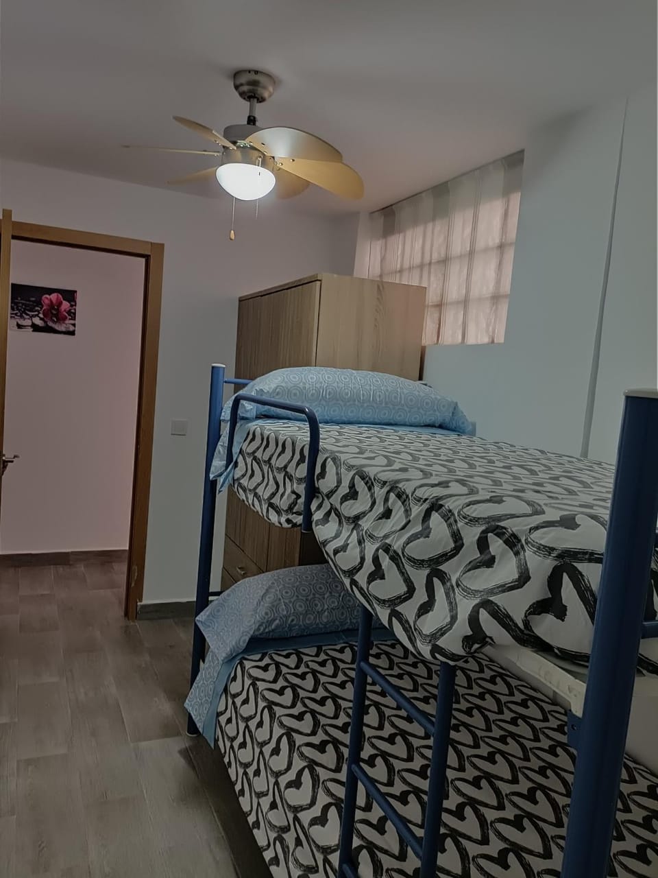 Bed, Photo of the whole room, Bedroom, bunk bed