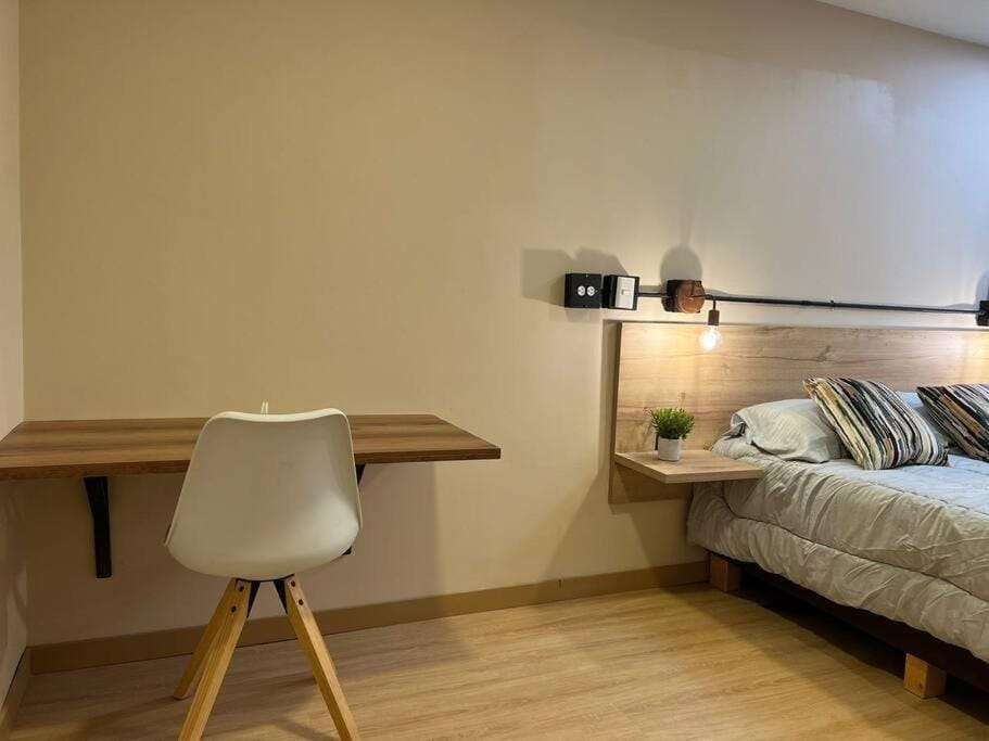 Amoblado cerca Centro eventos la Macarena NID203 By Roots Rentals Apartment in Medellin