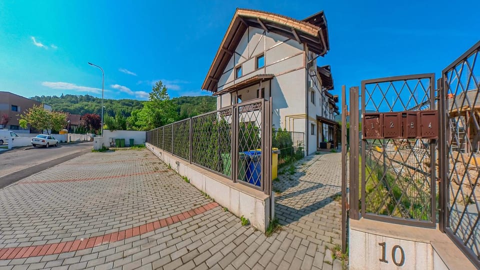 Property building, Facade/entrance, Parking