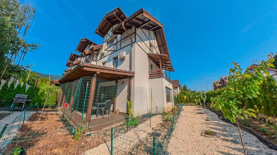 Property building, Garden, Garden view
