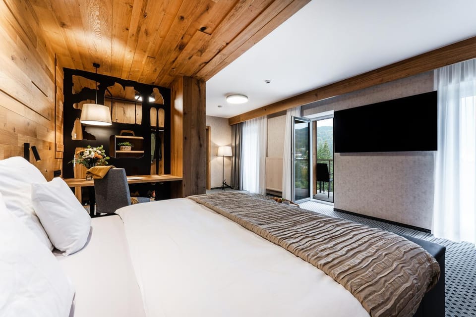 Bed, TV and multimedia
