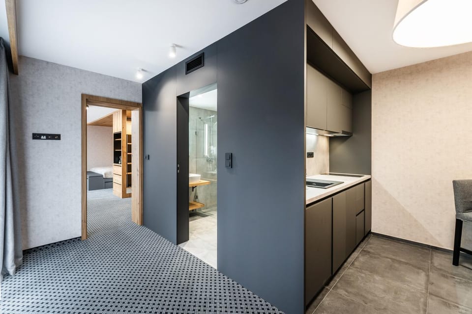 Kitchen or kitchenette