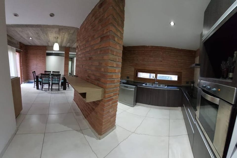 Casa amplia en ubicación tranquila de la ciudad Apartment in San Salvador de Jujuy