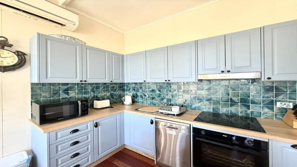 Twin Dolphins 1 - Lifestyle Yamba Apartment in Yamba