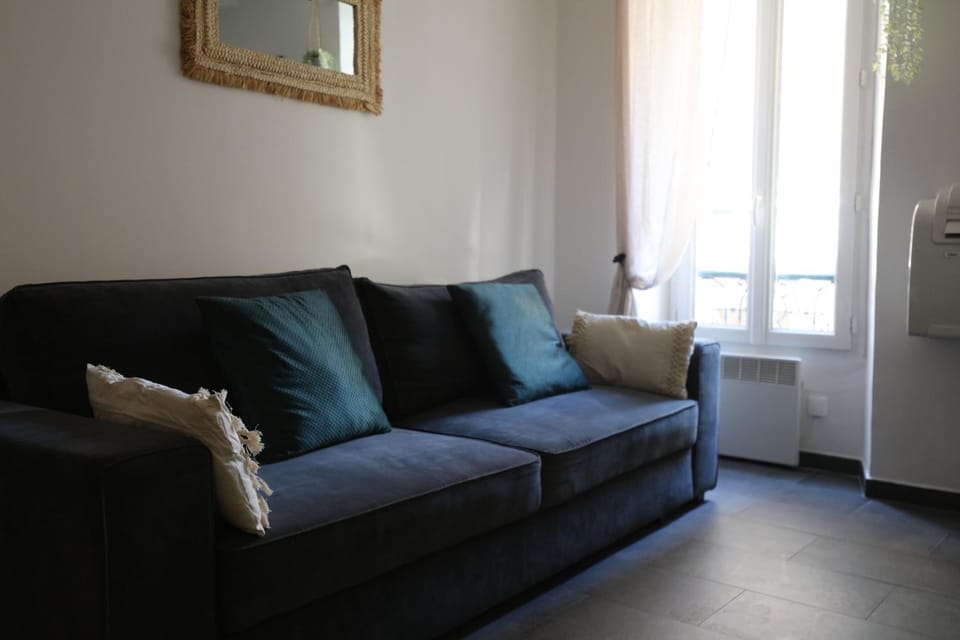 Communal lounge/ TV room, Living room, Seating area