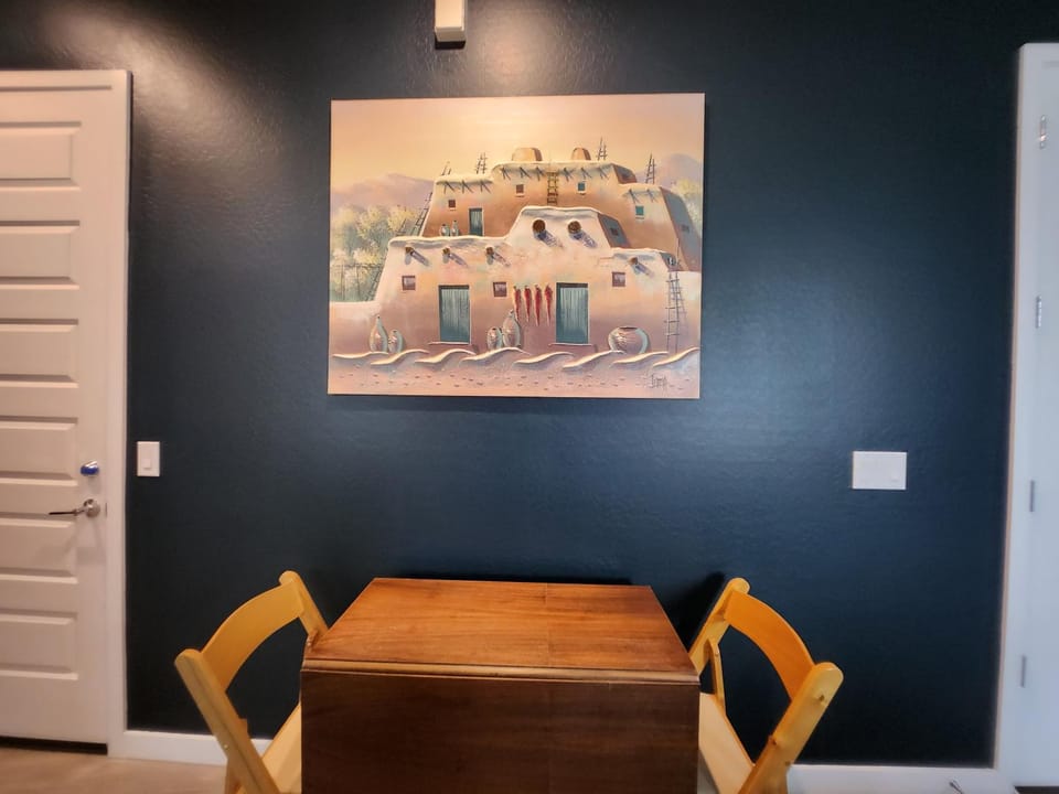 Seating area, Dining area