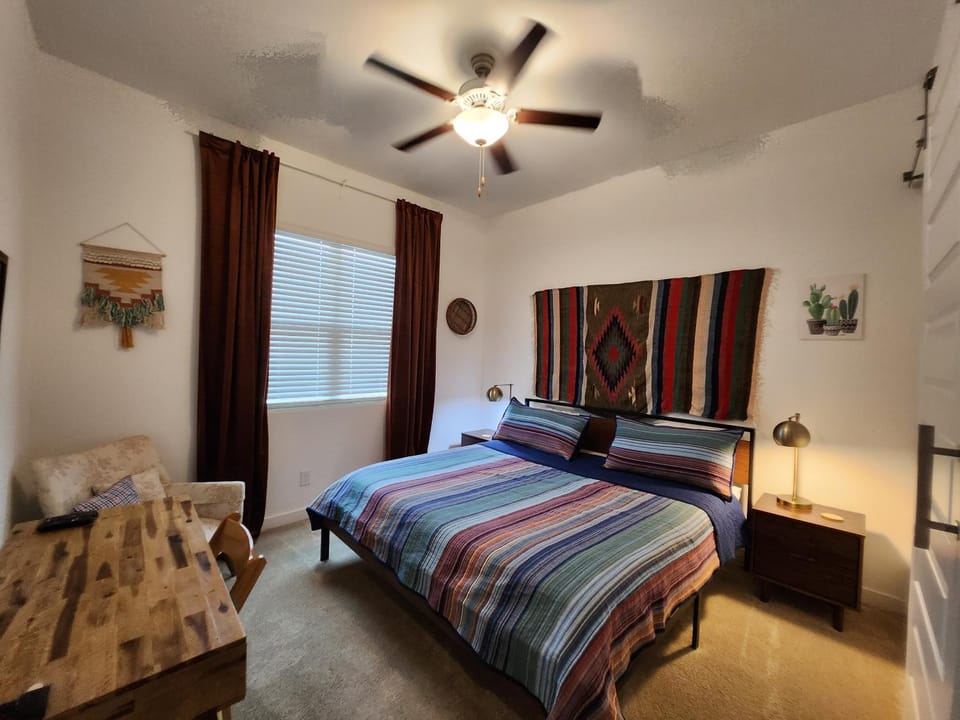 Bed, Photo of the whole room, Bedroom, fireplace
