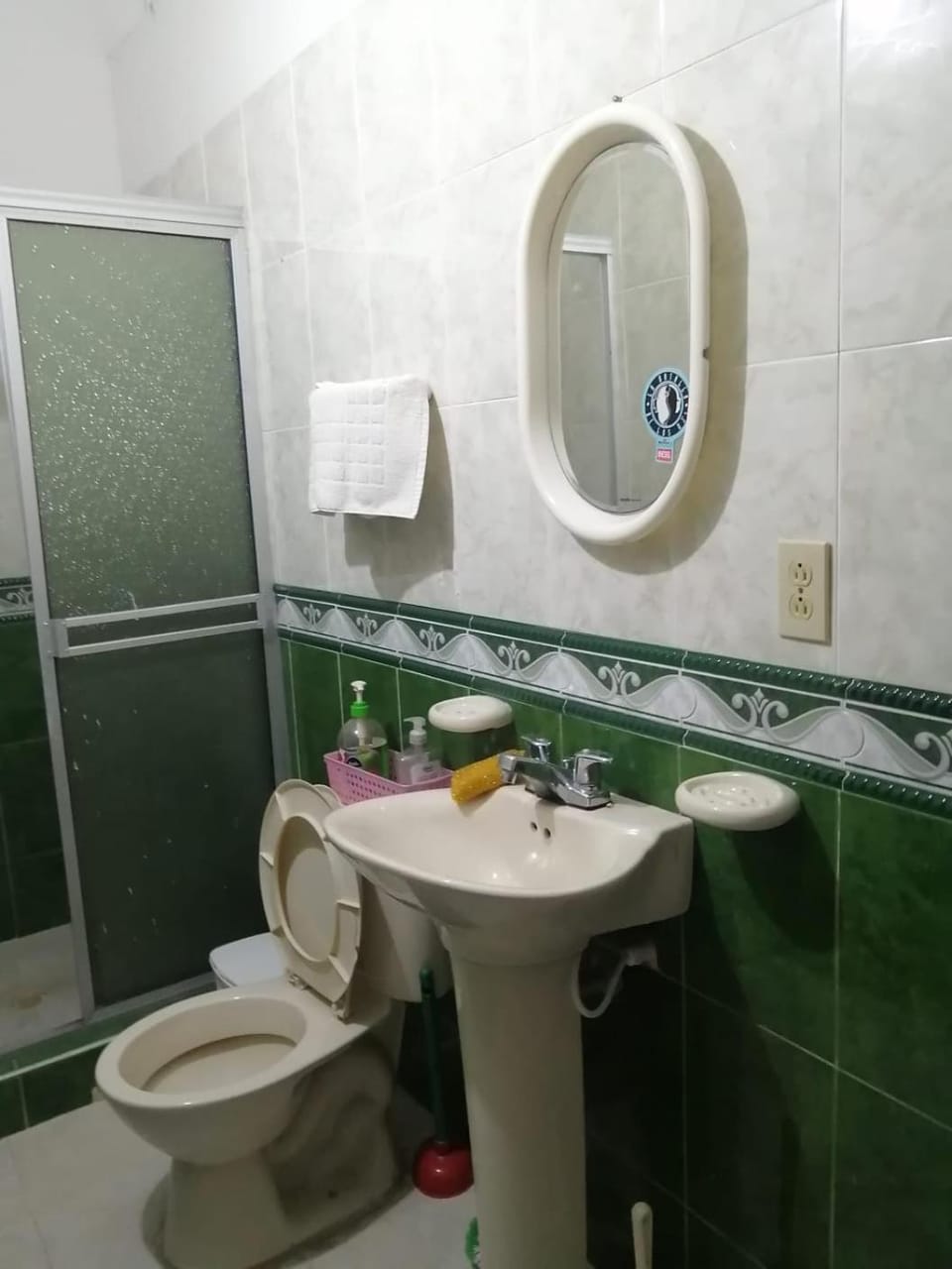Casa entera, los clientes pueden usar todo el espacio y no tendrán que compartirlo con el anfitrión ni con otros huéspedes House in Barrancabermeja