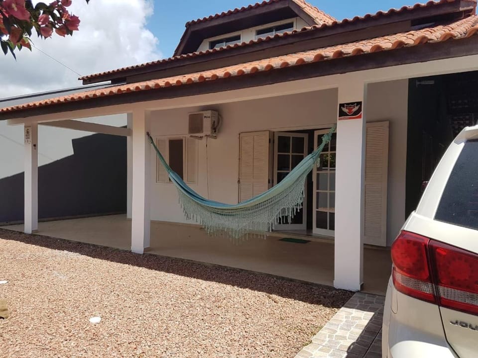 Linda casa c/Piscina, Ar e conforto próximo do Mar House in State of Santa Catarina
