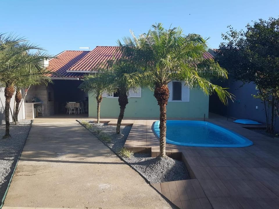 Linda casa c/Piscina, Ar e conforto próximo do Mar House in State of Santa Catarina