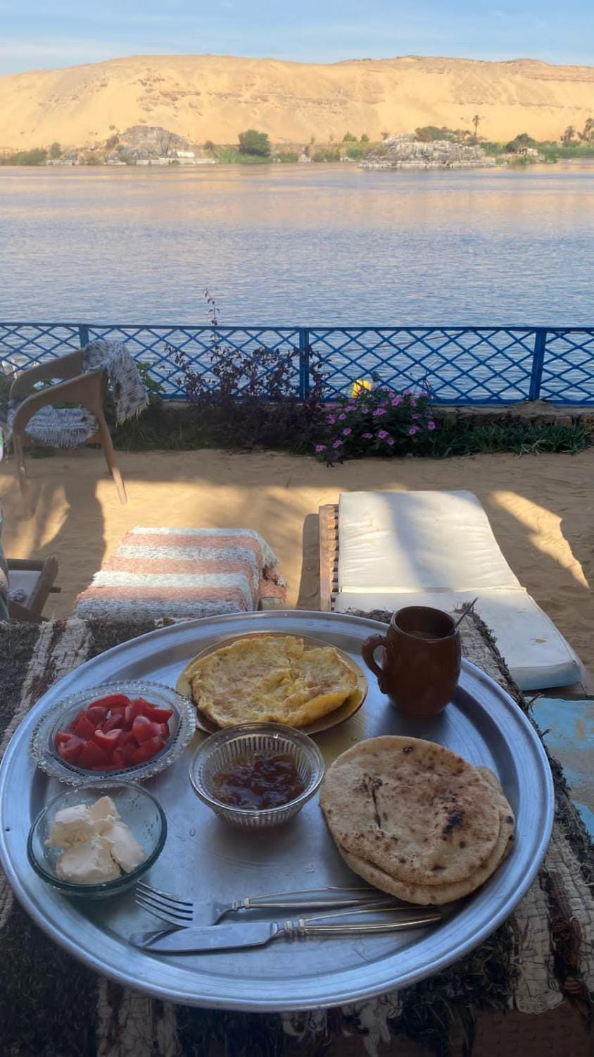 River view, Breakfast