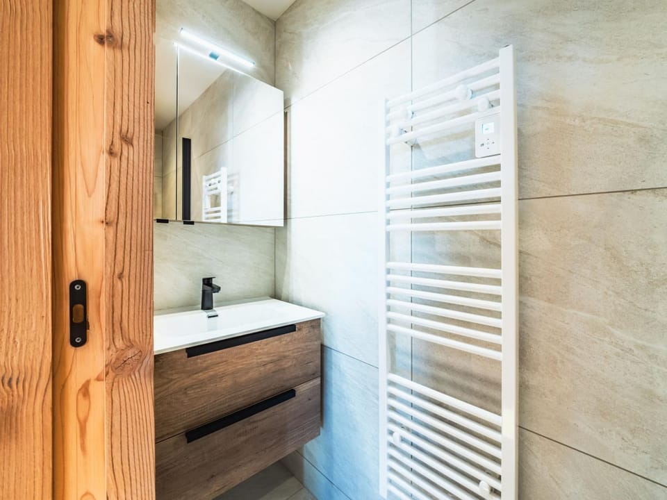 Appartement rénové 2 pièces cabine proche pistes avec WIFI - FR-1-502-463 Cabin in Tignes