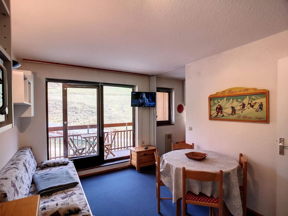 2 Pièces Cabine 4 Pers, Pied des Pistes, Parking - FR-1-178-369 Cabin in Les Allues